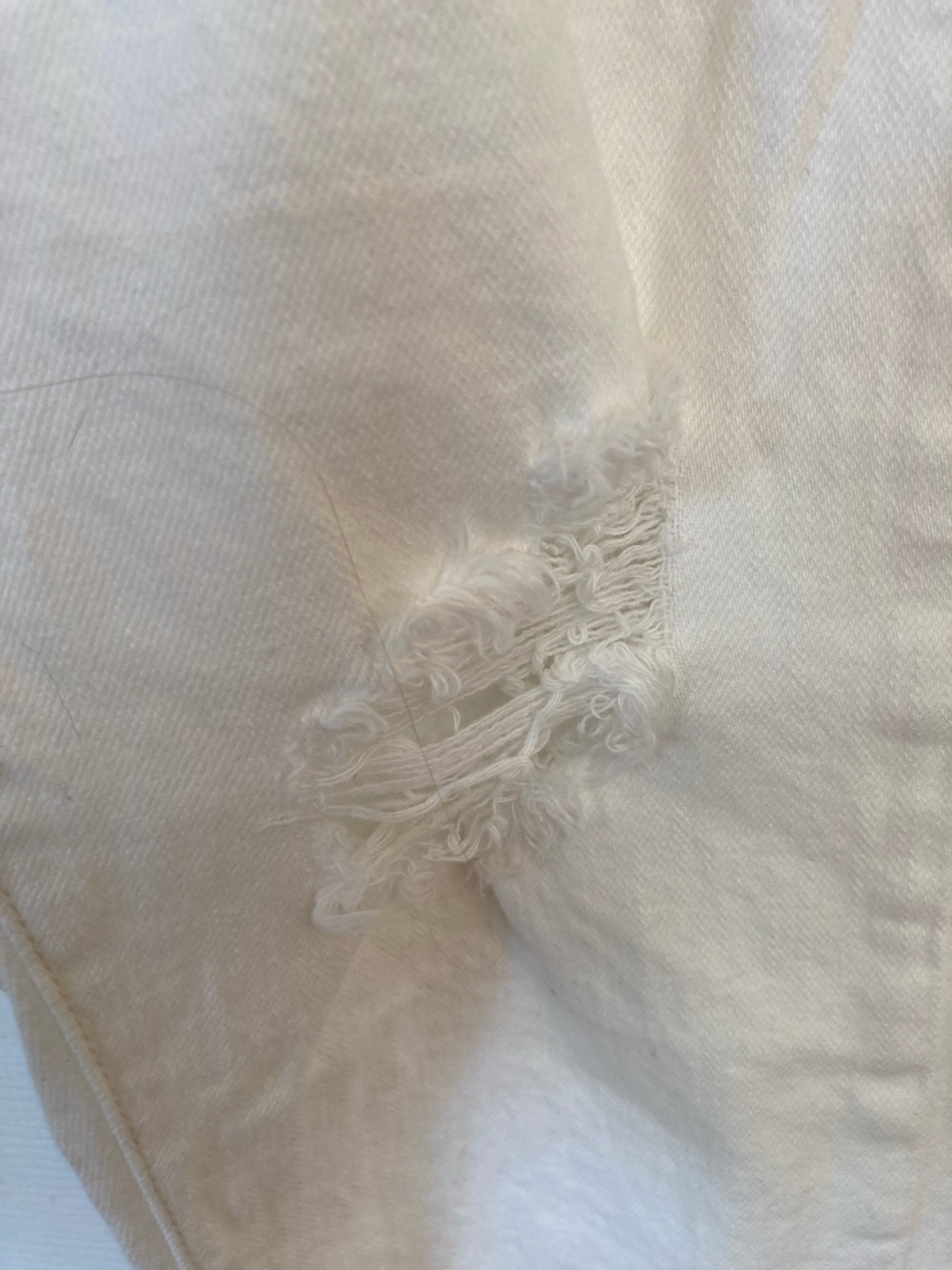 Pilcro Cream-Label Off  White Distressed Denim Jeans - Picture 6 of 15